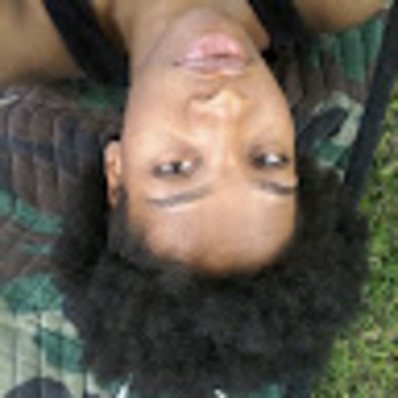 Meet your Posher, Fabienne - Picture 1 of 1